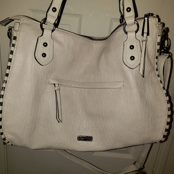 Jessica Simpson Handbags - Jessica Simpson Tote
